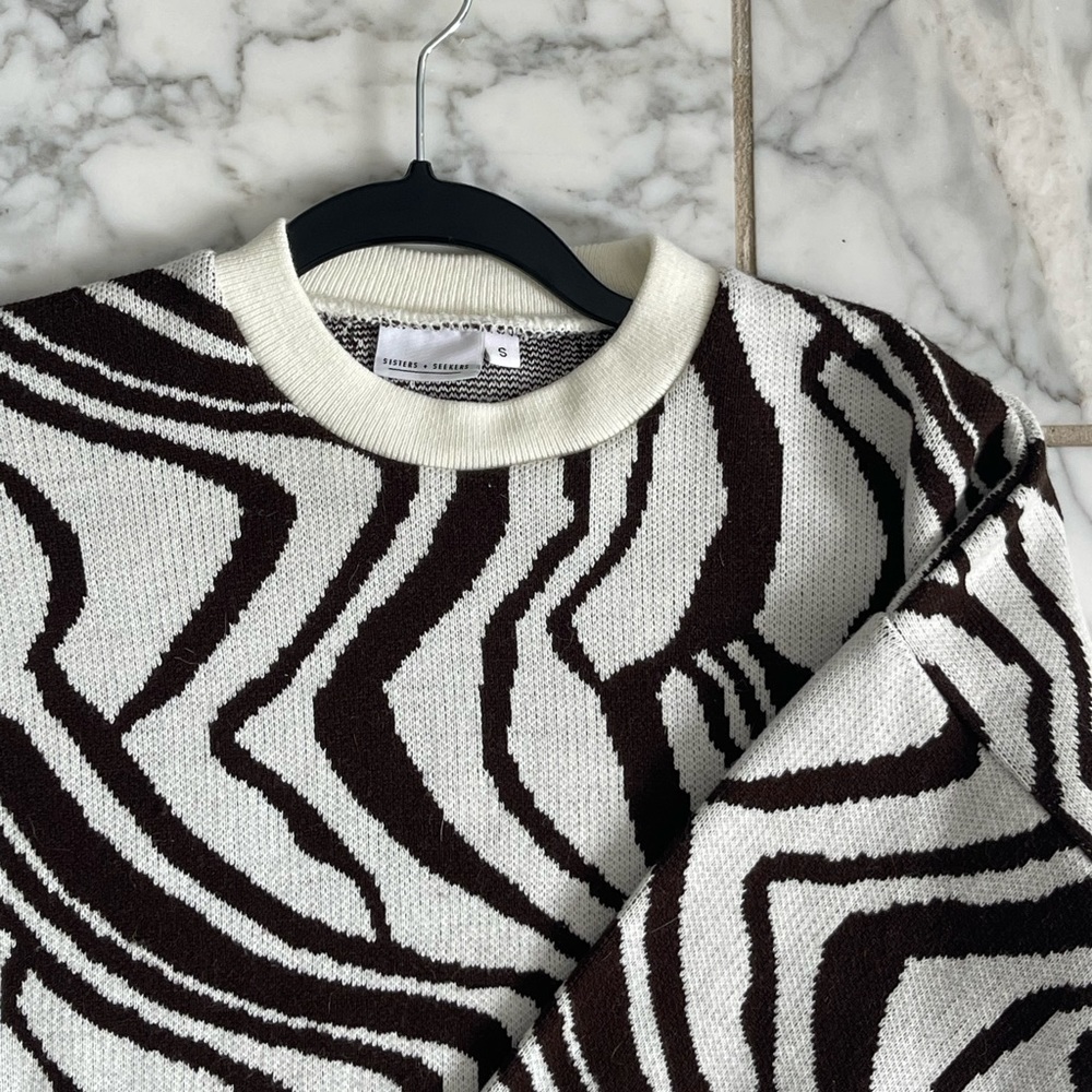 Sisters & Seekers abstract sweater - Picture 3 of 4